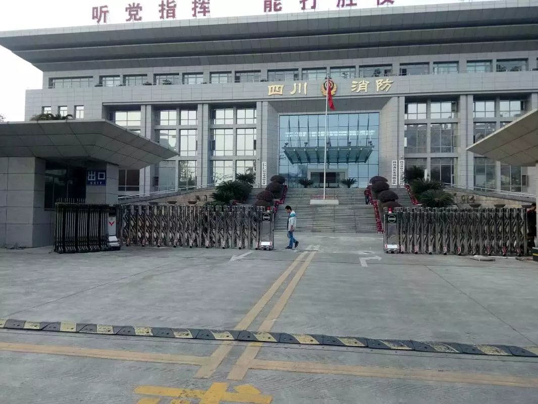 十堰张湾区十堰张湾区四川消防总队伸缩门