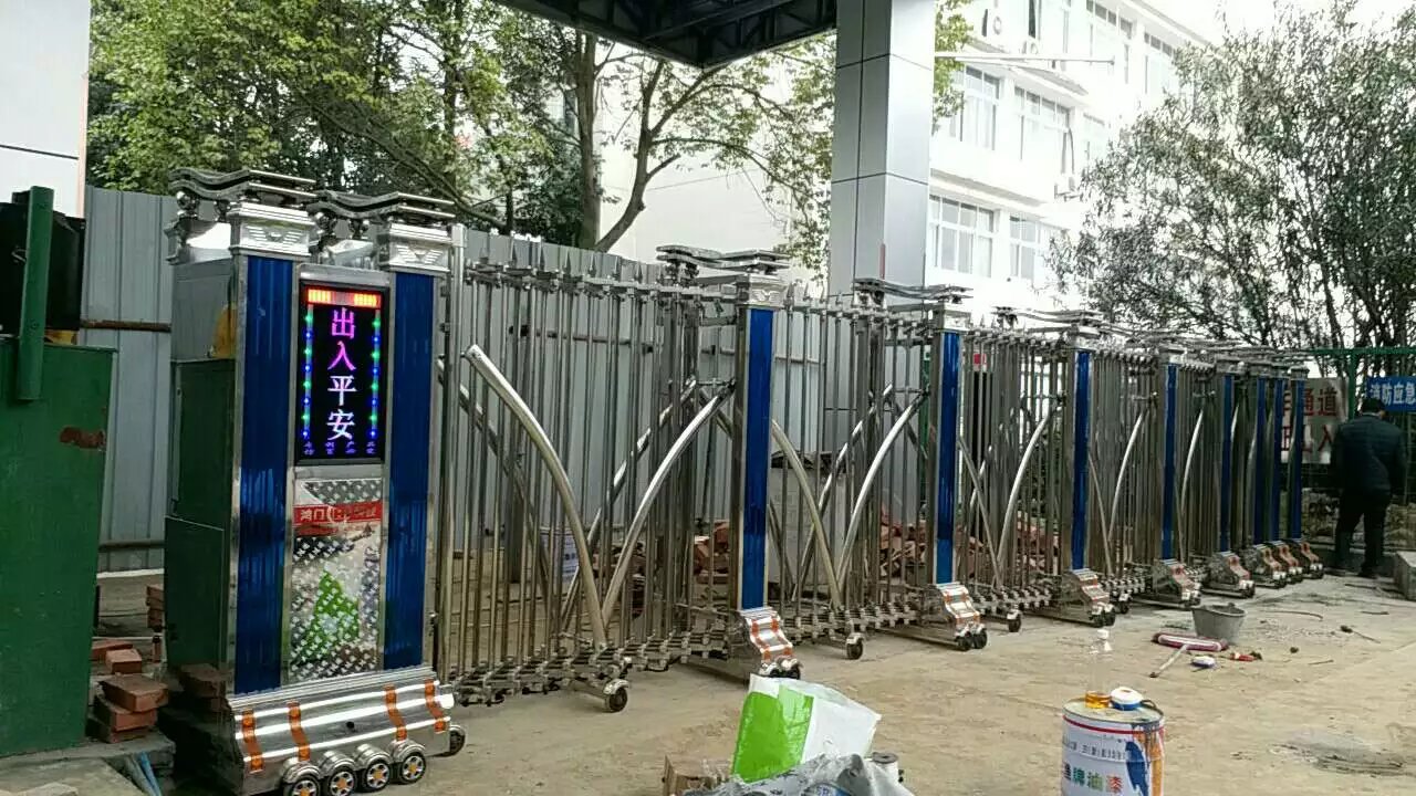 十堰张湾区十堰张湾区四川绵阳市飞机场伸缩门